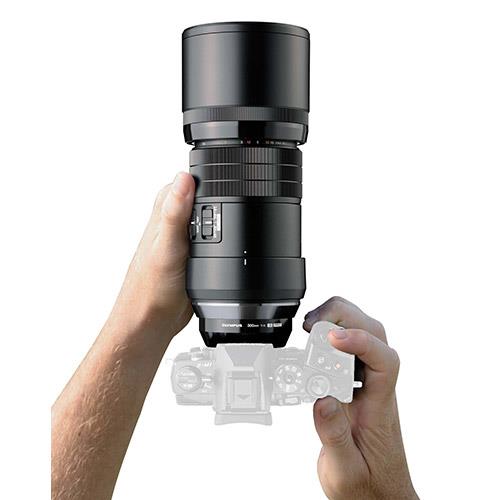M.Zuiko Digital ED 300mm f/4.0 IS Pro Lens Product Image (Secondary Image 3)