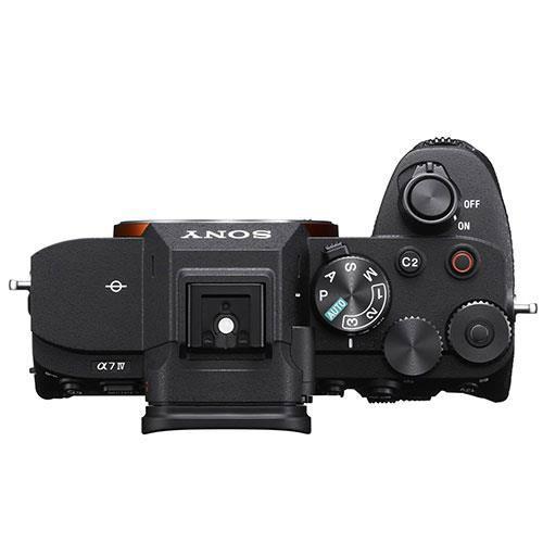 a7 IV Mirrorless Camera with FE 24-105mm F4 G OSS Lens Product Image (Secondary Image 3)